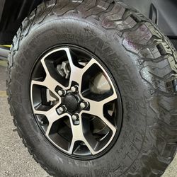 Jeep Wrangler or Gladiator Mojave Rubicon OEM factory stock Wheels & Tires 🛞 