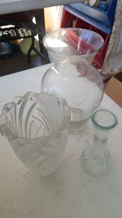 3 glass vases