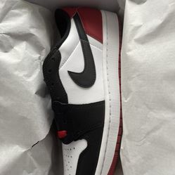 Jordan 1 Black Toe Low 