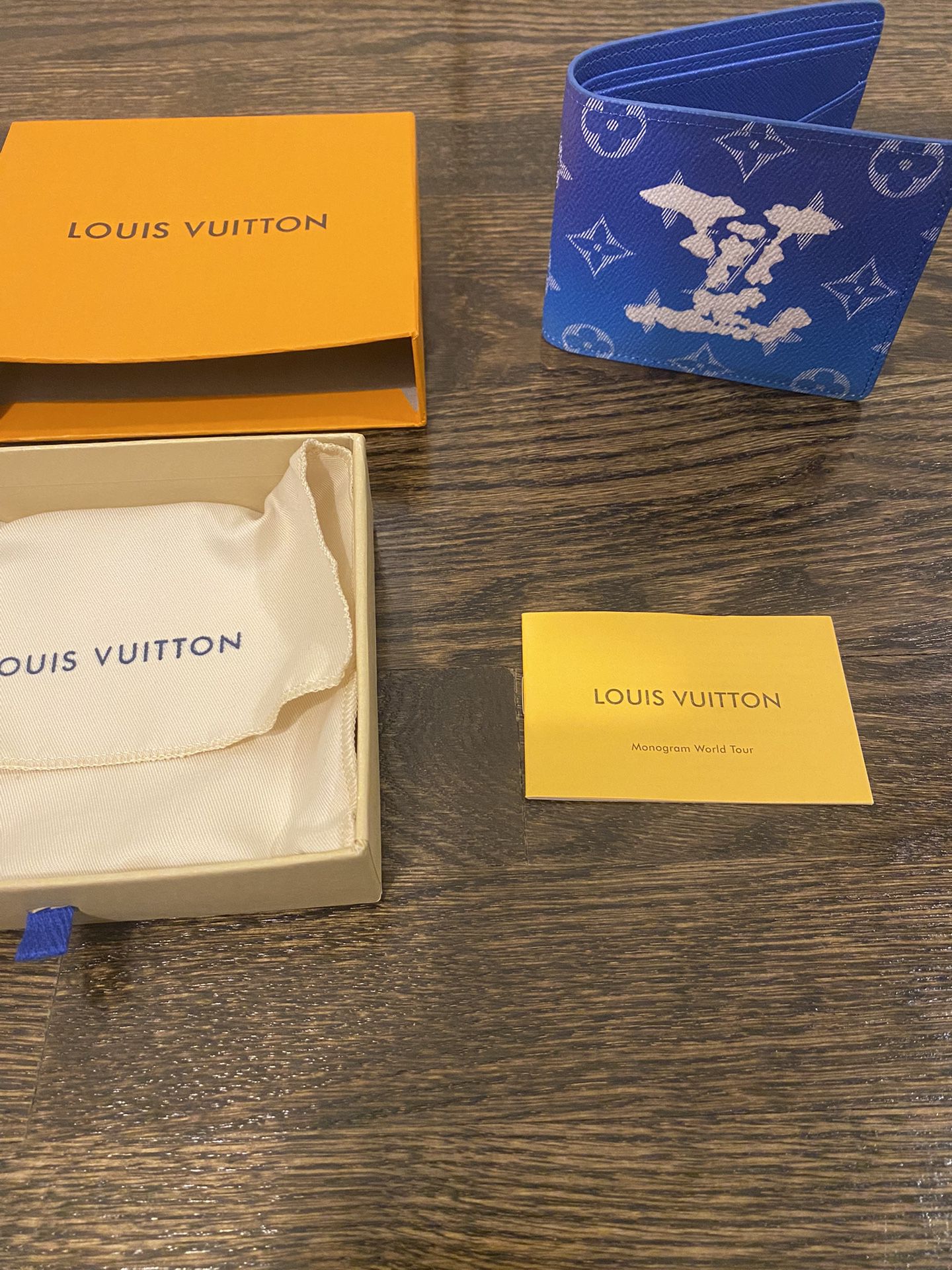 Louis Vuitton Slender Wallet Monogram Eclipse Reverse for Sale in Lombard,  IL - OfferUp
