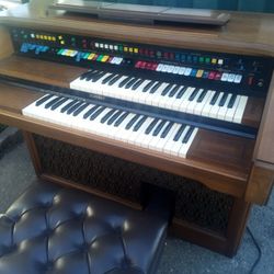 Lowery Organ