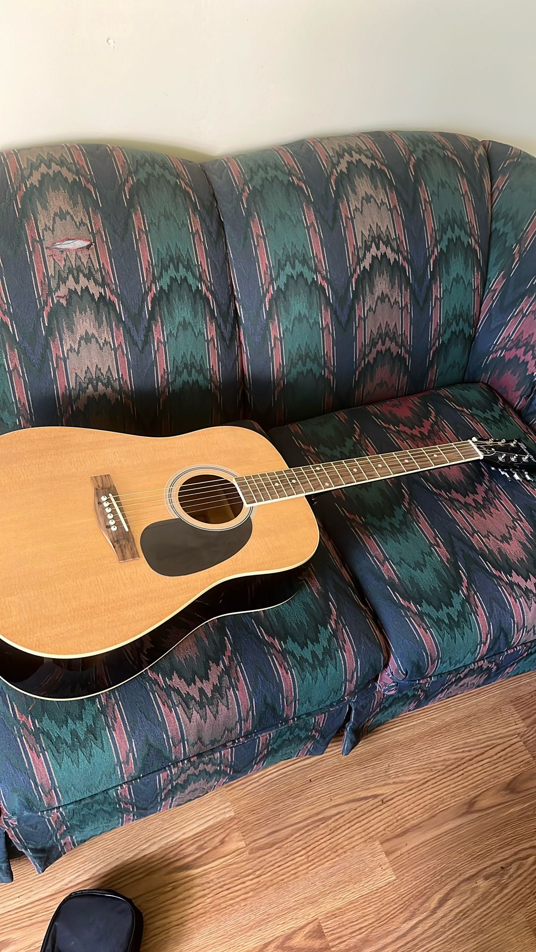 Acoustic Guitar 