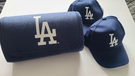 Dodgers Spectator Series Essential Set - 1 Outdoor Blanket and 2 Baseball Hats (Exclusive from Yaamava)