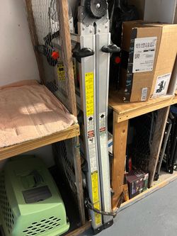 Aluminum fold up extension ladder