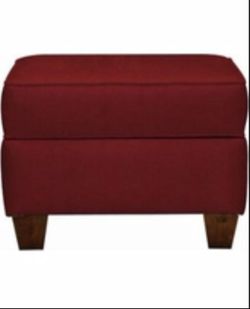 NEWW STORAGE OTTOMAN.NEW NEVER USED 60.00