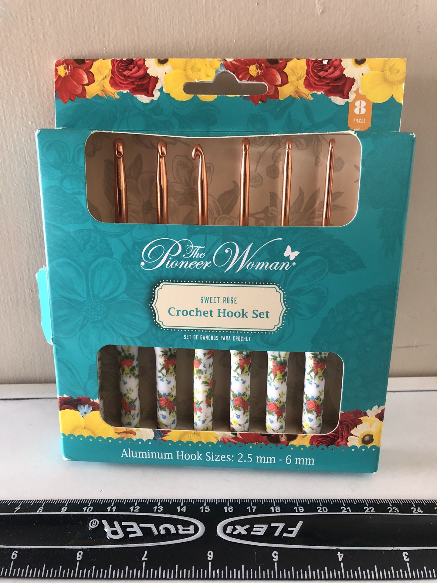 Pioneer Woman 8 Piece Crochet Hook Set