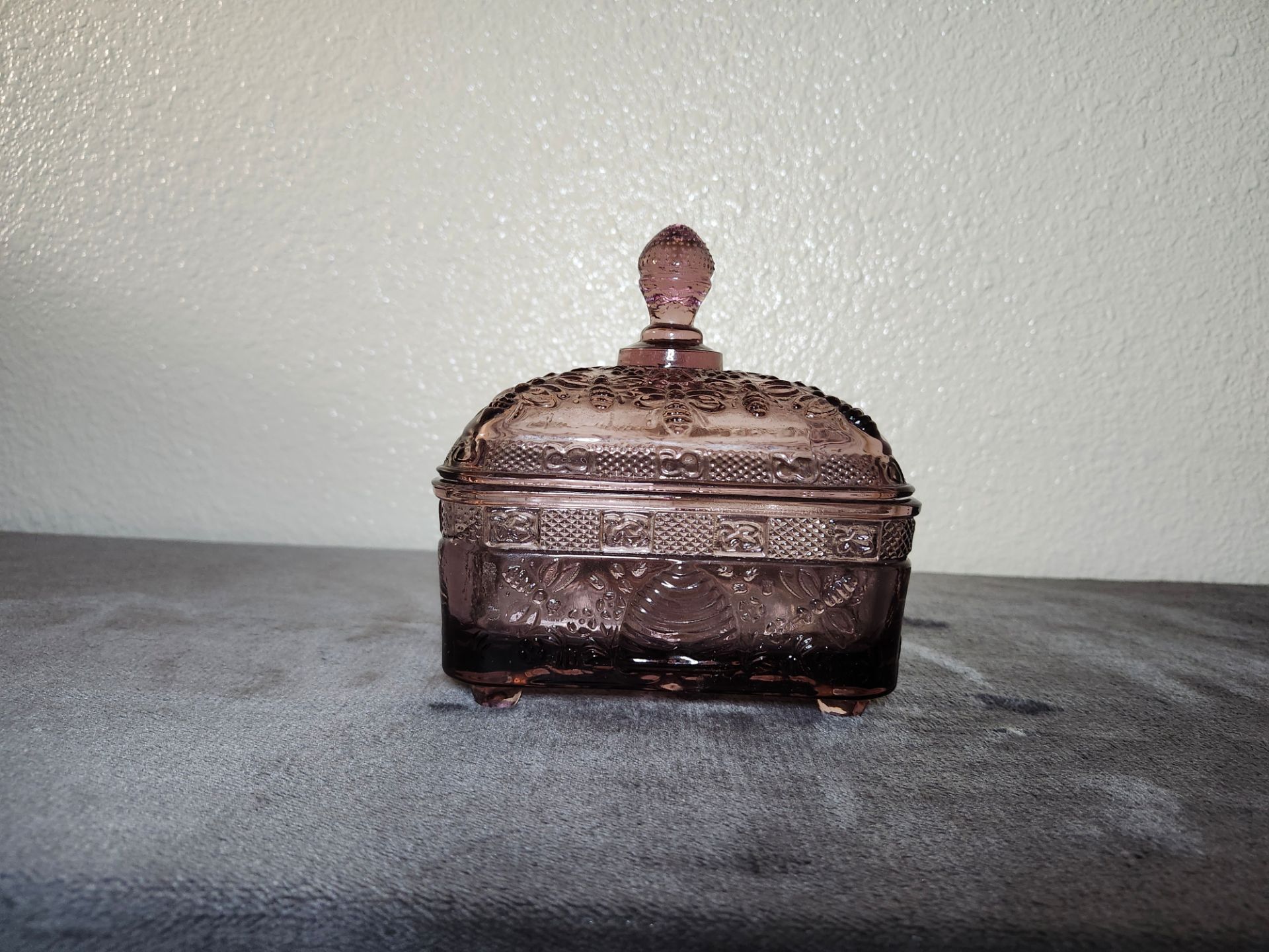 Indiana Amethyst Honey Bee covered dish