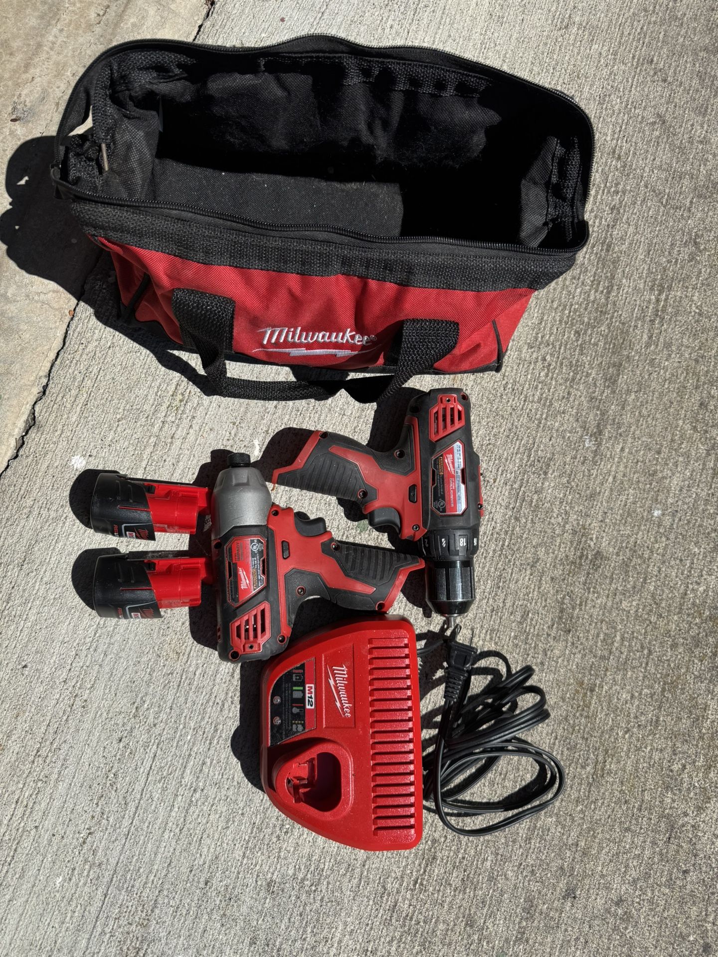 Milwaukee 12 V Drill, Driver And Impact