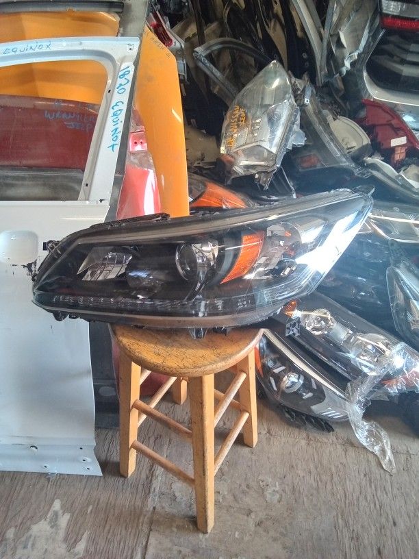2013 - 2015 Honda Accord  Left Headlight