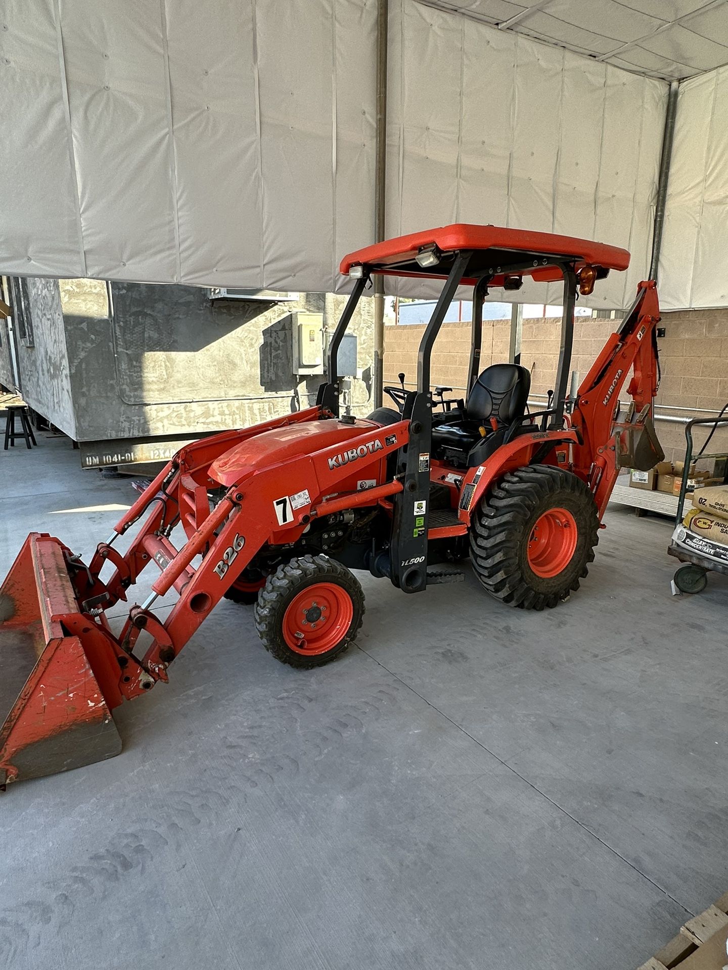 B26 Kubota Mini Backhoe Loader