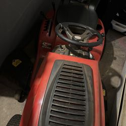 Ride on lawn mower