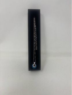 Pendant in 20” chain