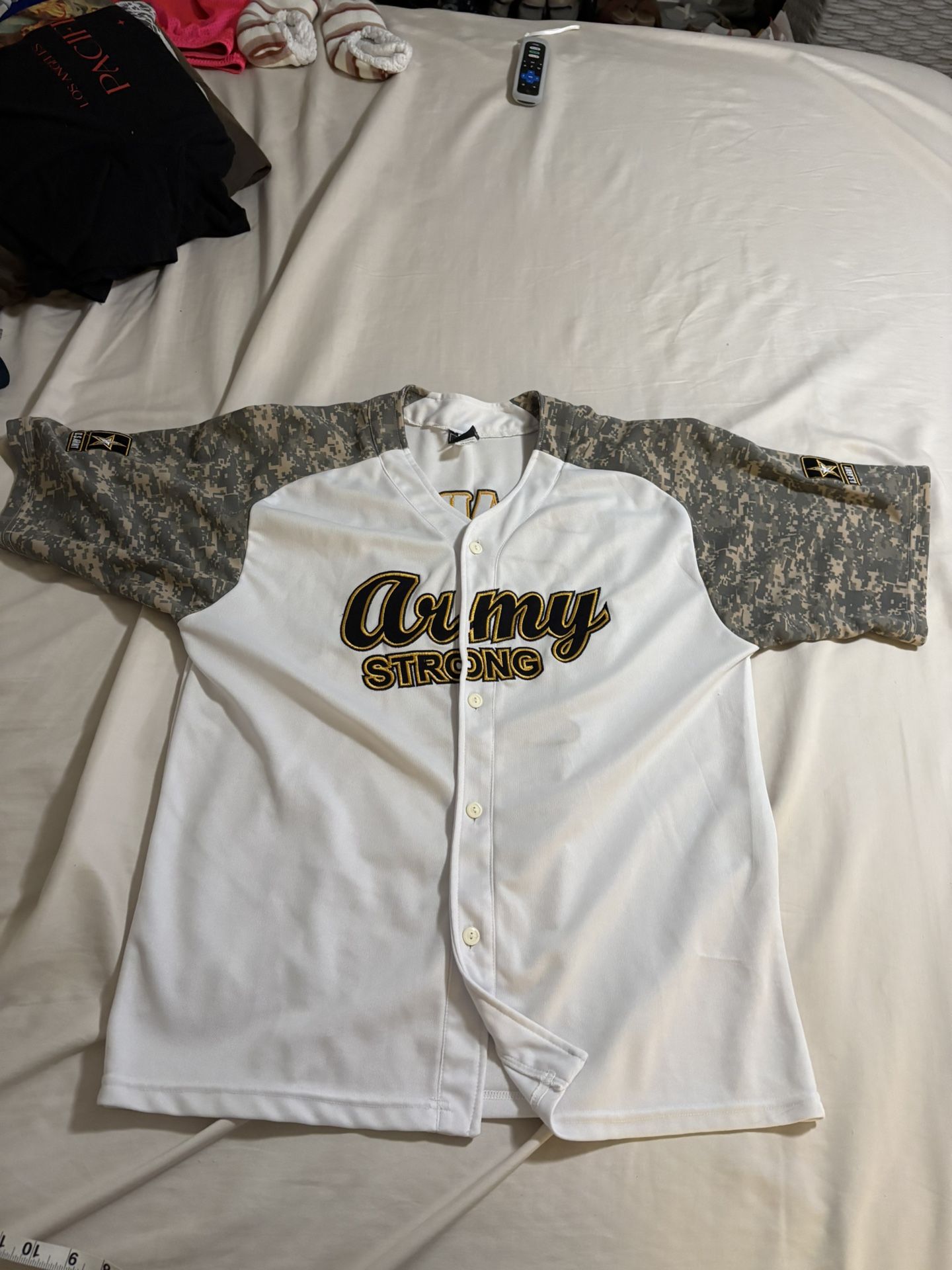 Army Strong Extra Large Baseball Jersey . $20