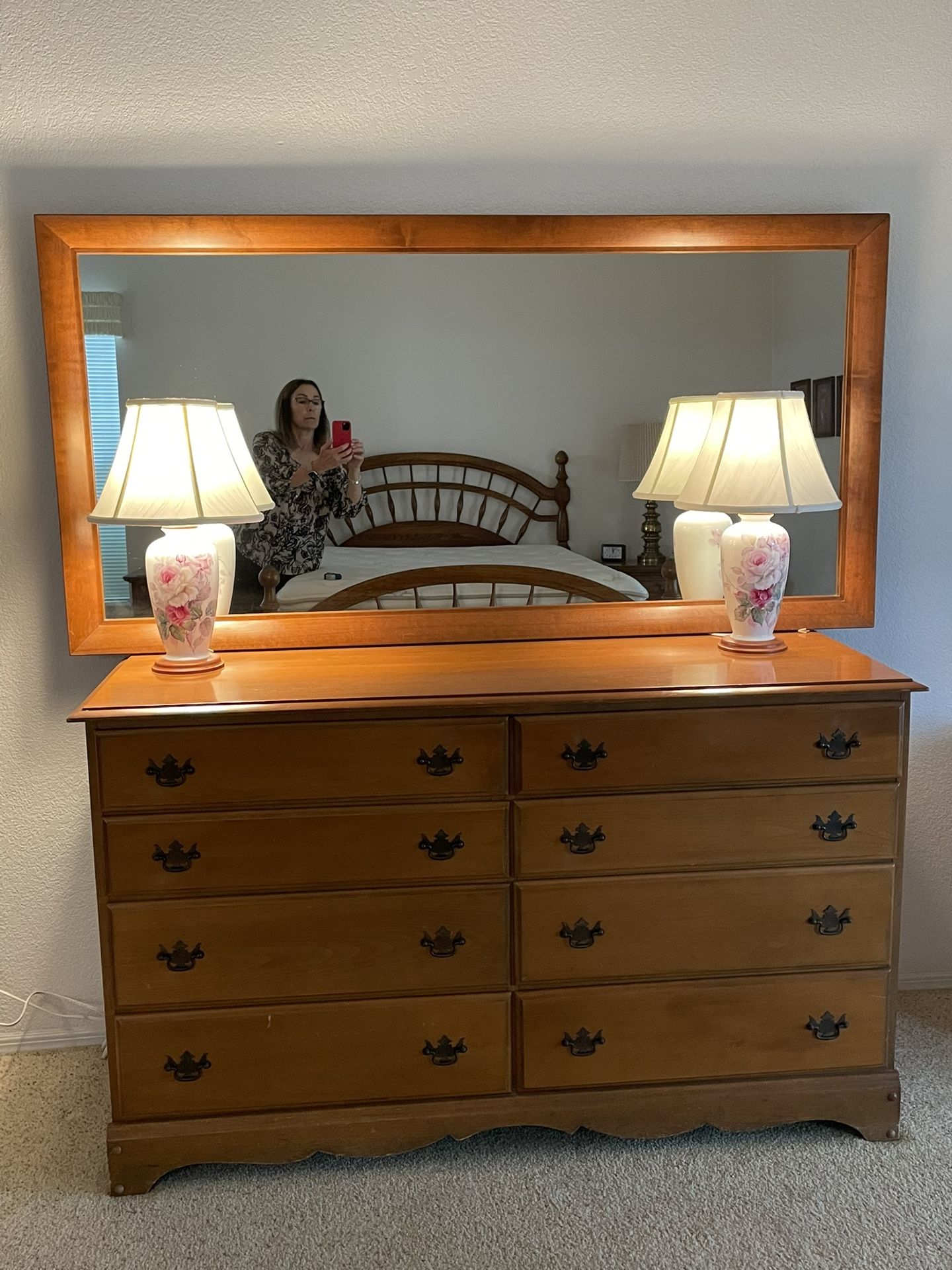 Dresser With Mirror