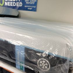 Tempurpedic Luxe Breeze Medium Hybrid Mattress