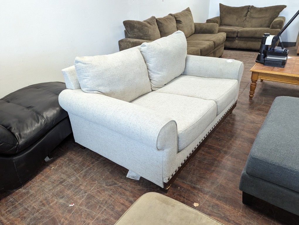 Free Delivery! Beige Studded Loveseat Couch 