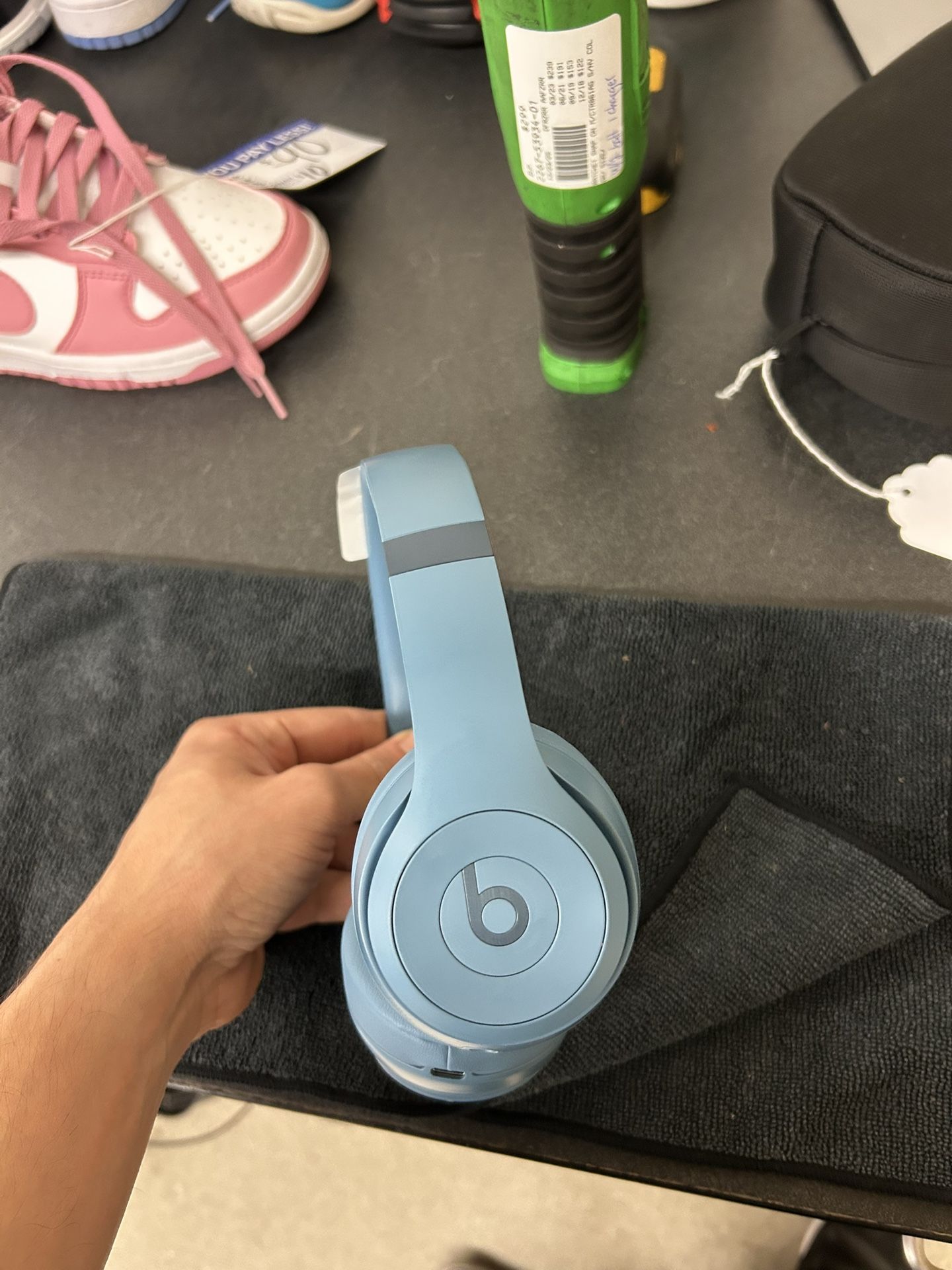 Beats Solo 4 (With Case)