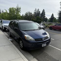 2005 Toyota Sienna 