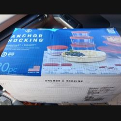 Anchor Hocking 20 Piece Glass Set. New