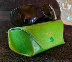 Kate Spade New York Made in Italy Oversized Sunglasses w/ Original Green Case