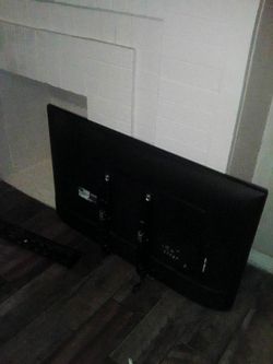 TV WITH MOUNT