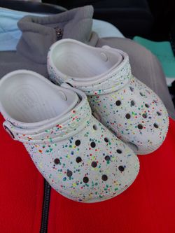Crocs size 10