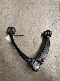 OEM GM Upper Control Arm 2.5.8.1.2.7.2.5