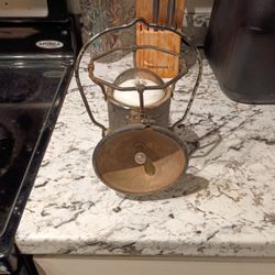 **VINTAGE DELTA POWERLITE LANTERN **