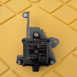 MAZDA 3 2017-2018  BLIND SPOT MONITOR SENSOR OEM Part No: BANE-67Y30-A