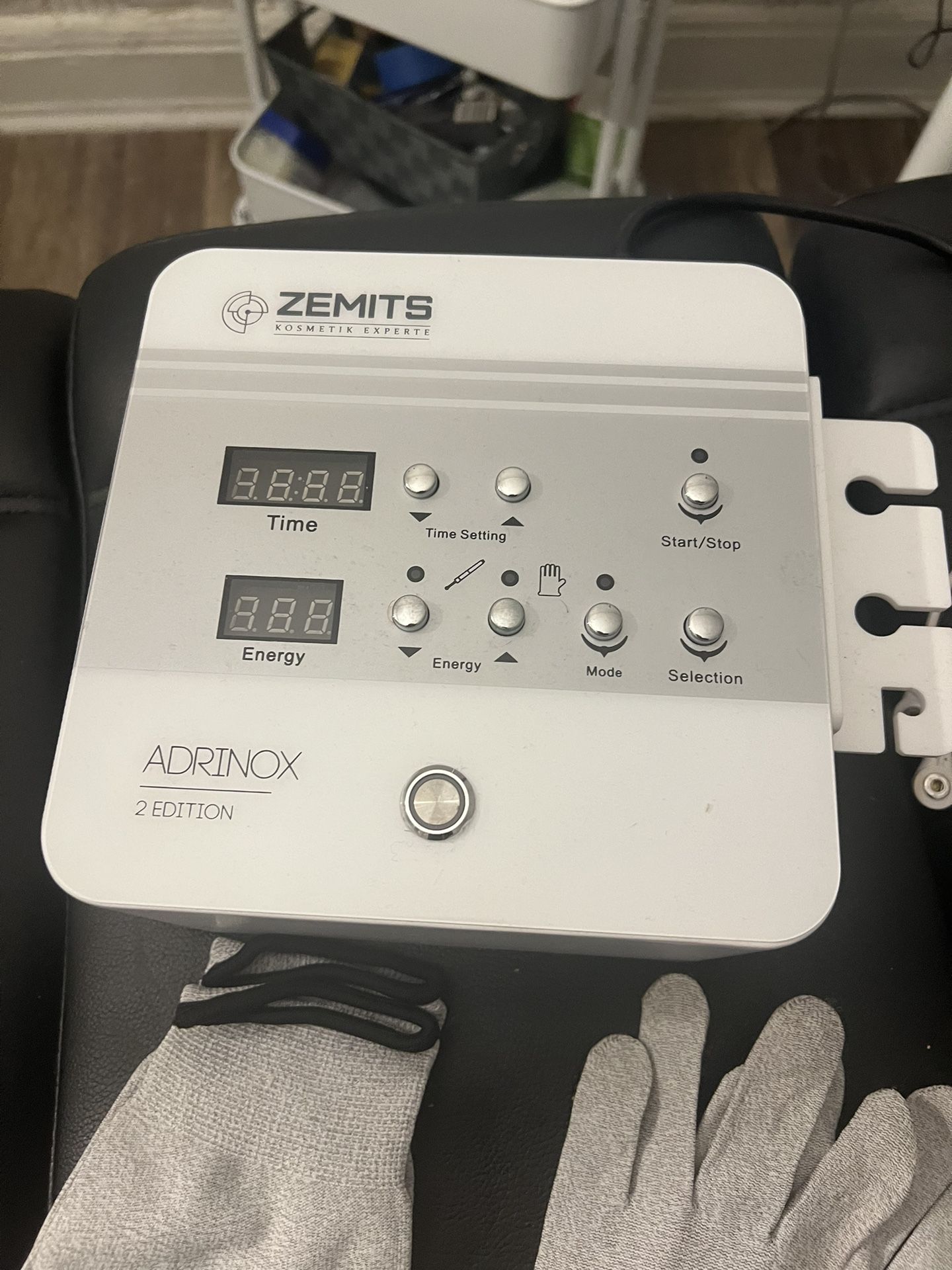 Zemits Adrinox Microcurrent