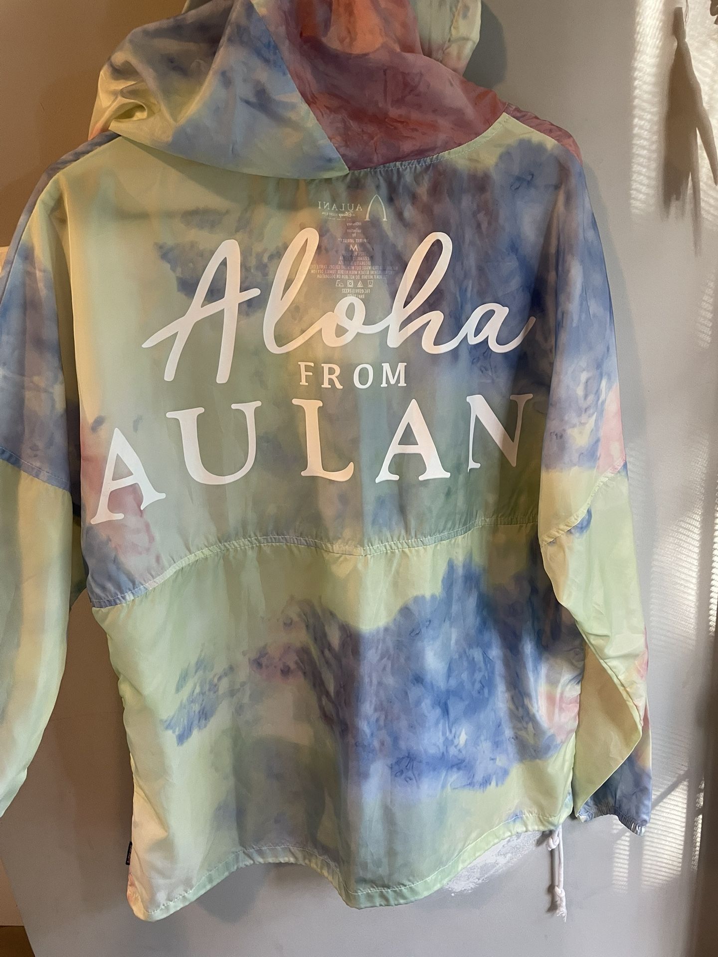 Disney Spirit Hawaii Aulani Windbreaker