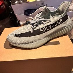 yeezy 350 v2