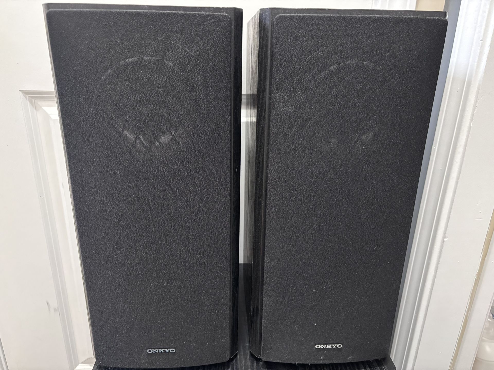 Onkyo 5.1 Speakers