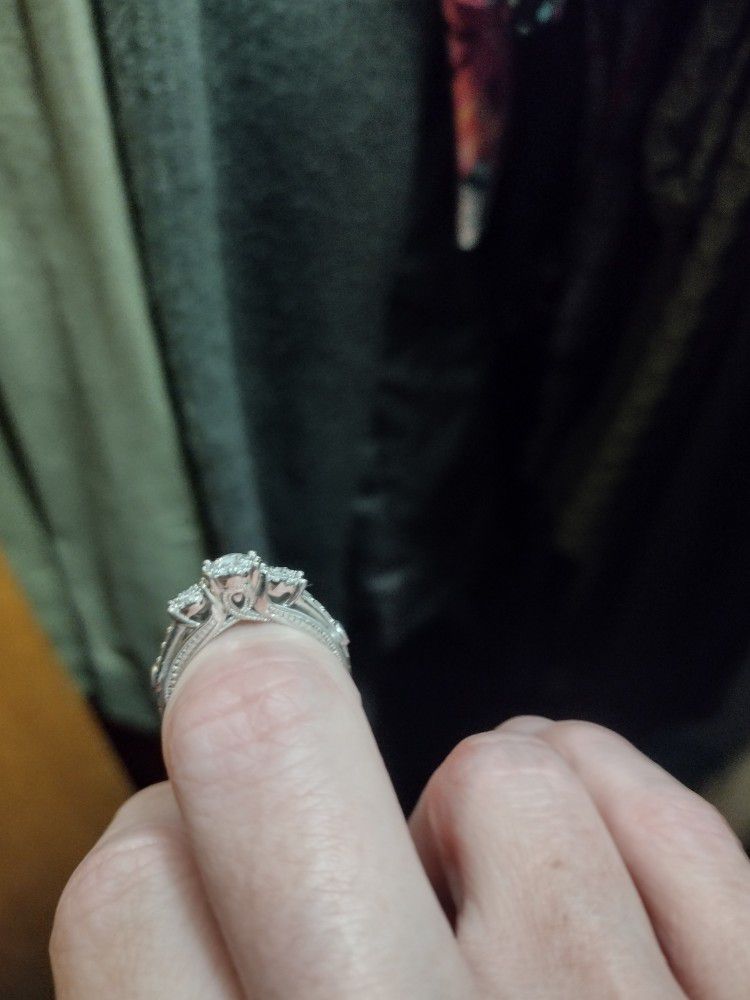 Wedding/Engagement Ring 