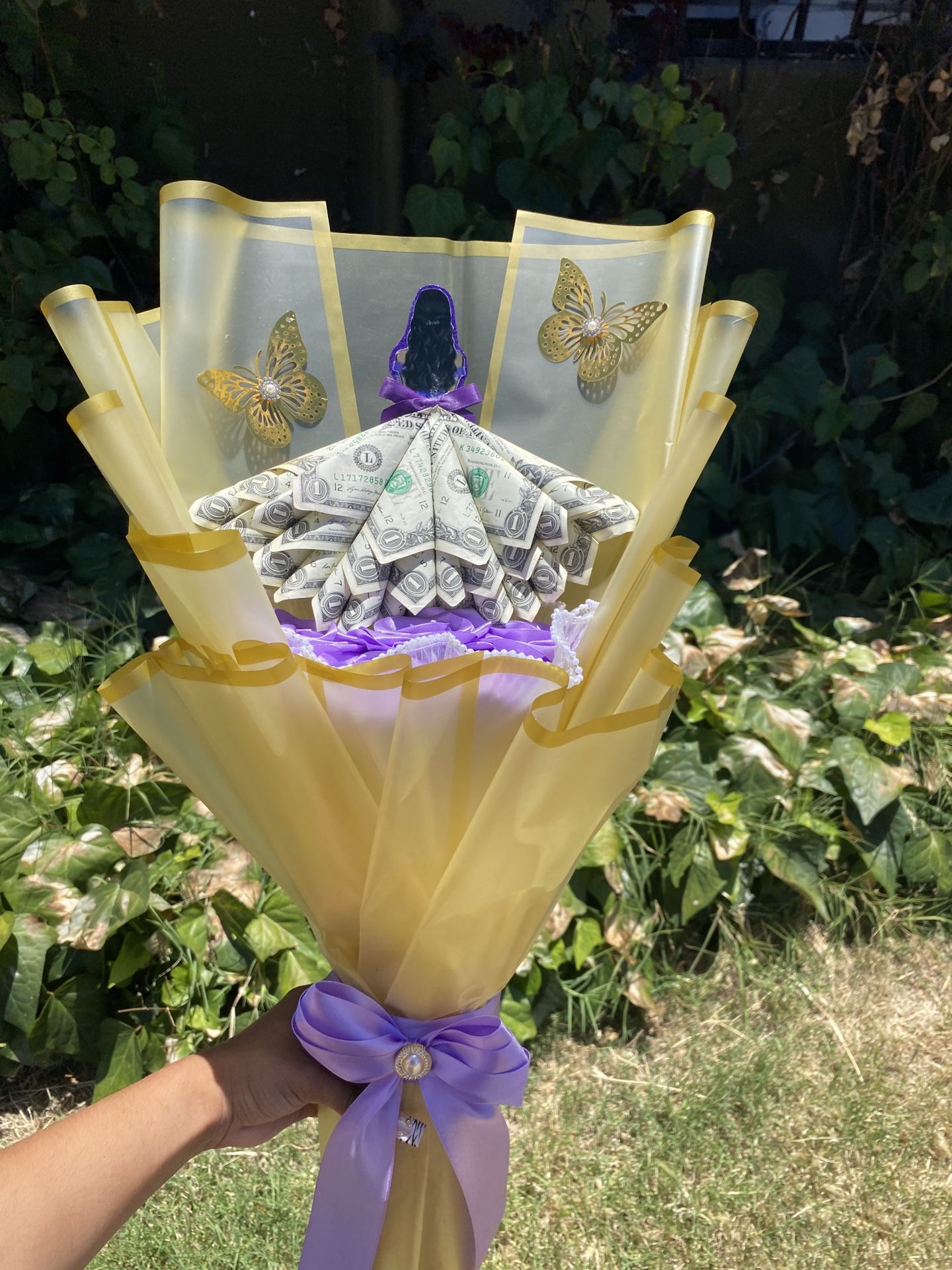 money dress bouquet