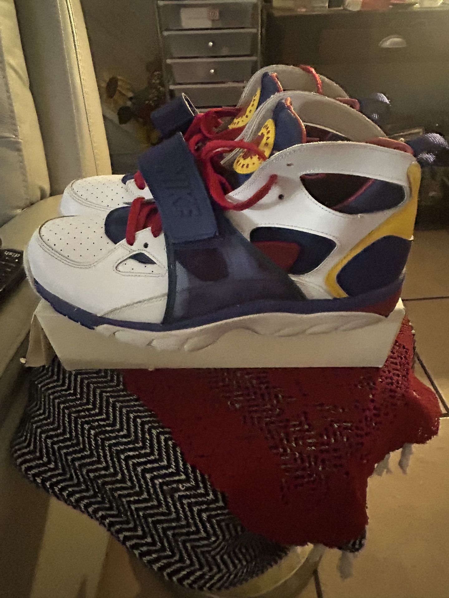Air Hiarache By Nike