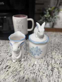 Sugar And Creamer Holder 