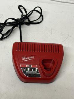 Milwaukee M12 Battery Charger Lithium-Ion 12V 48-59-2401 (49946)