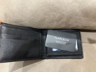  VanHeusen Men’s Leather Wallet