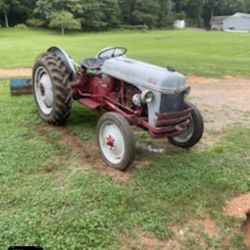 1947 8 N TRACTOR AND ALL EQUIPMENT PICTUERD 