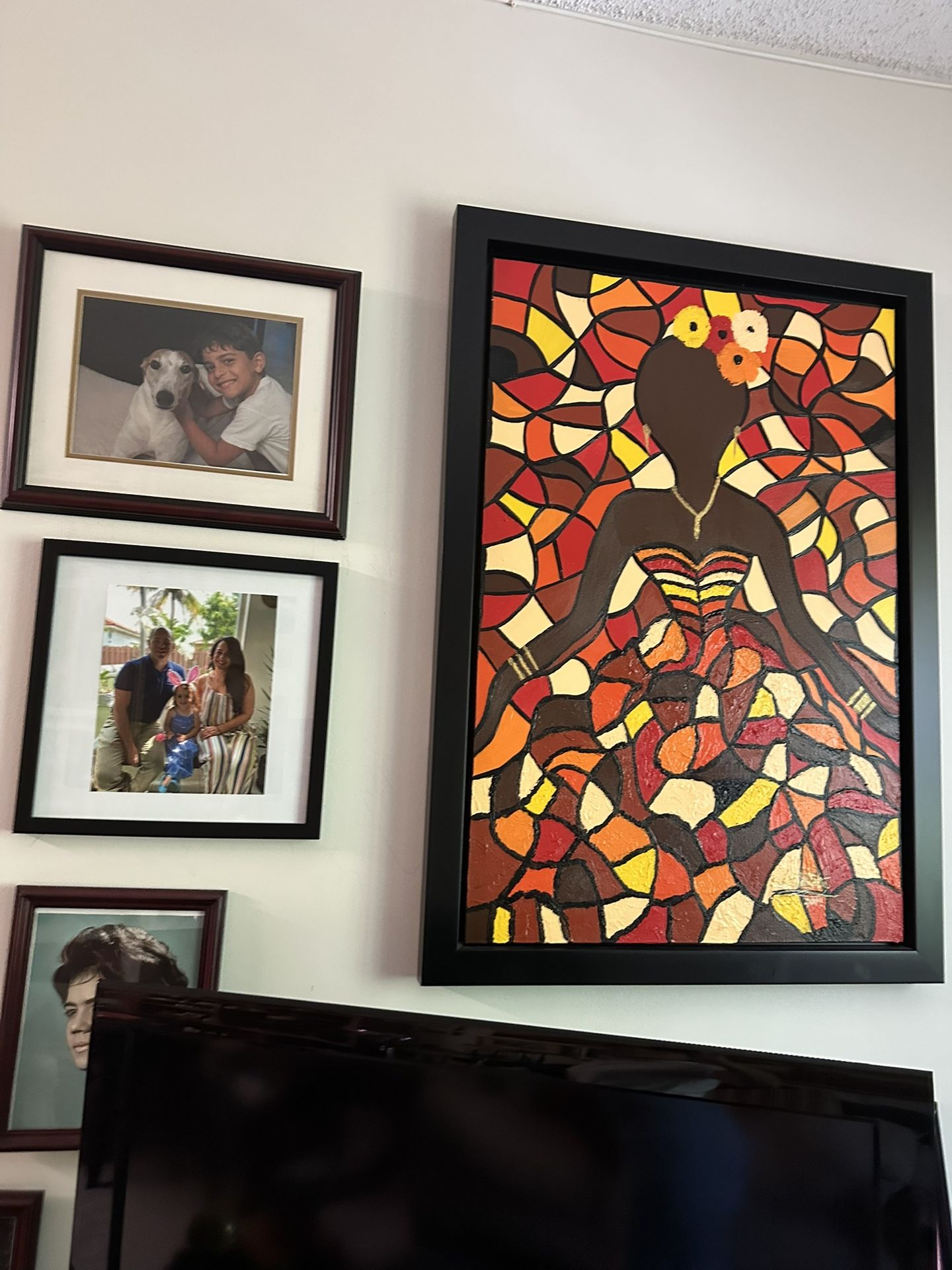 Woman Painting Latín
