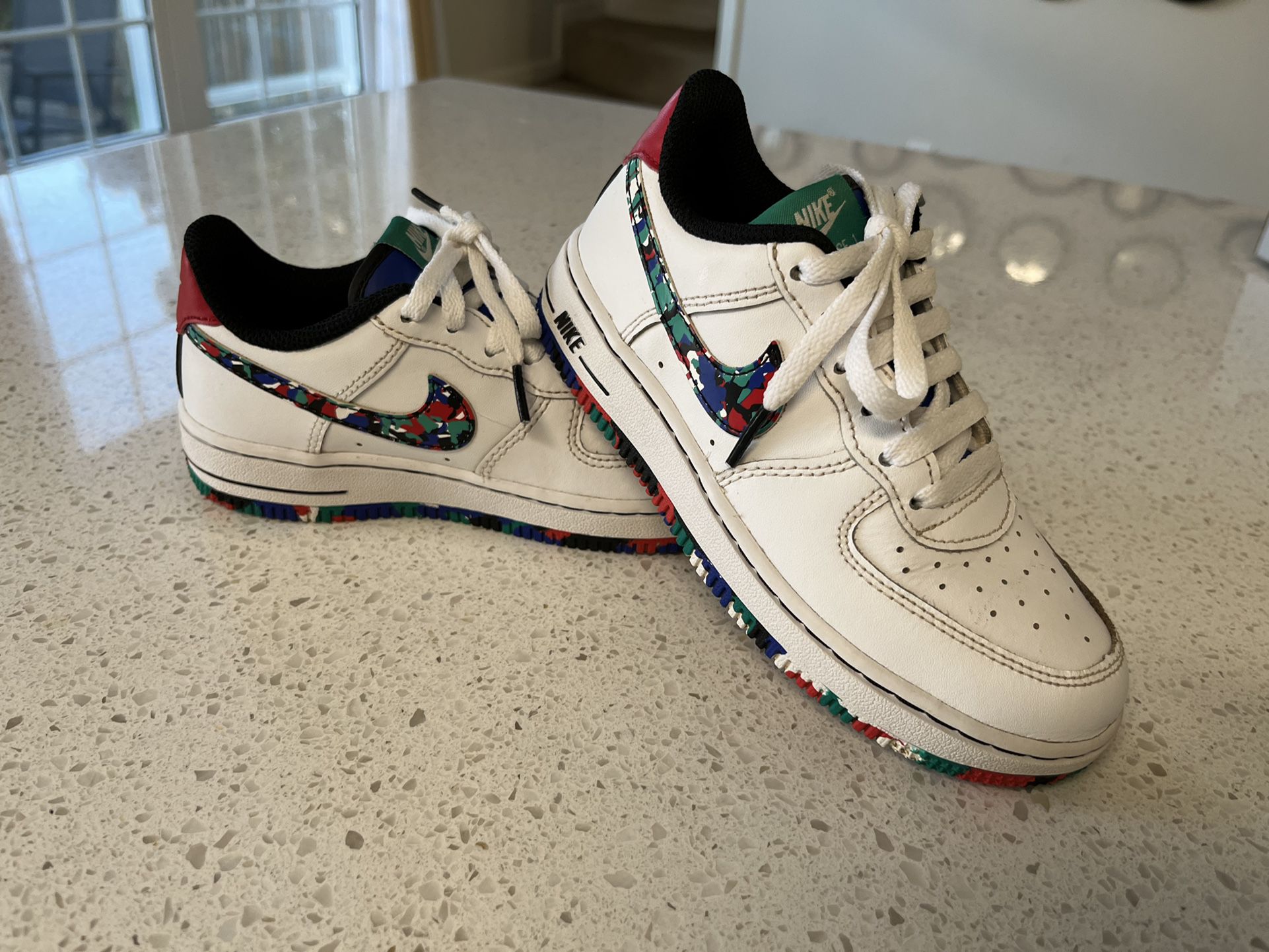 Nike Air Force 1 PS Low . Crayon White / Multicolor Hyper Blue. Young Size 13C.