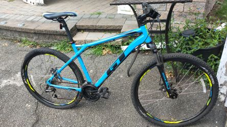 GT Aggressor 27.5" Mountain Bike