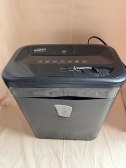 Staples 8-Sheet Cross-Cut Paper Shredder - 4.5 Gallon