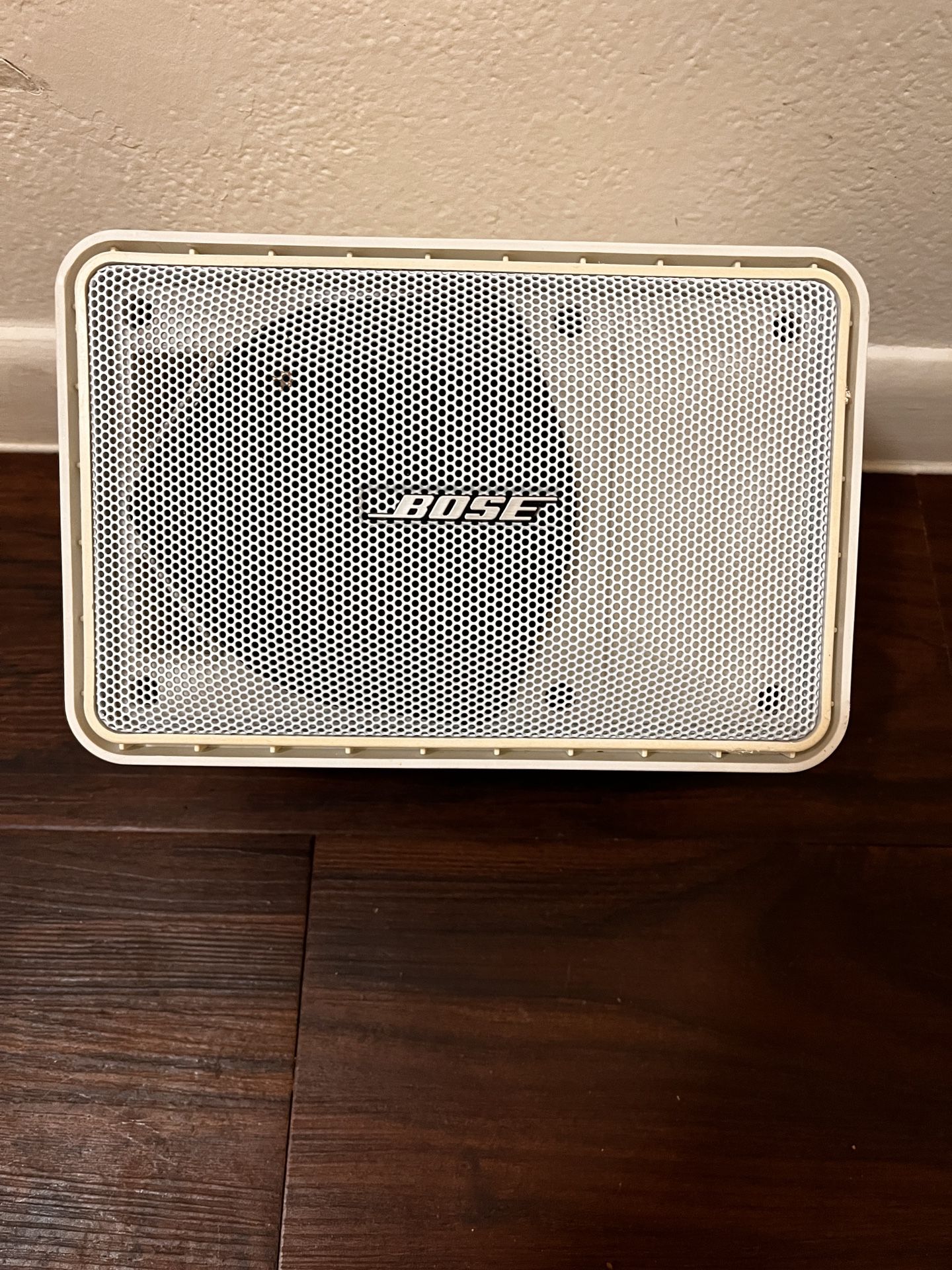 Bose 101 Music Monitors Set Of 2
