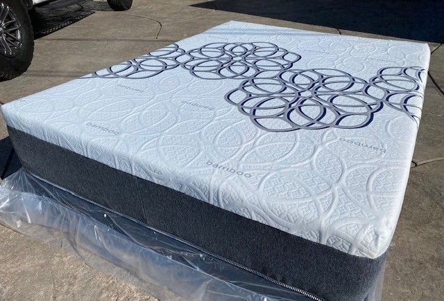 Full Organic Hybrid Cool Gel Memory Foam Mattress! 