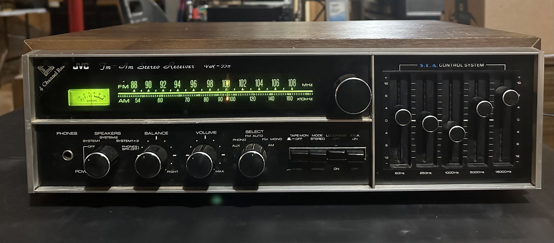 JVC FM AM Stereo Receiver VR-5511