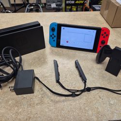 Nintendo Switch 32gb Console Red Blue Joycons 