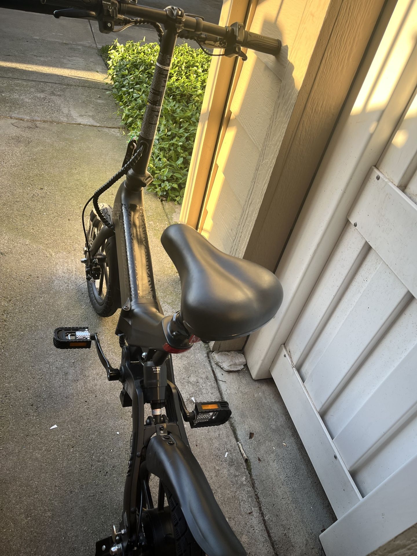 Jetson Haze Folding Electric Bike - Barely Used! Must Go!