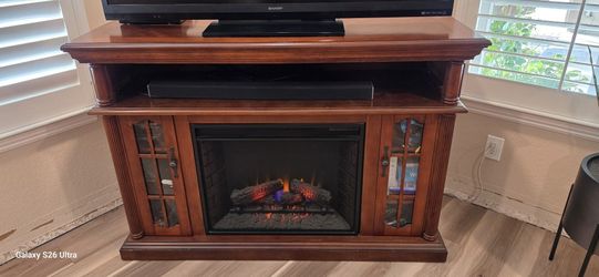 Fire Place/Entertainment Center